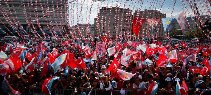 Πληροφορίες για 4 νεκρούς από πυρά σε εκλογικό κέντρο – Κλίμα εμφυλίου πολέμου στην Τουρκία – «Ματωμένες» οι κάλπες του διχασμού